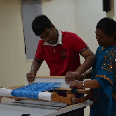 Handloom demonstration for families of children with special needs